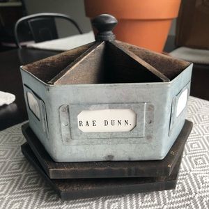 NEW Rae Dunn Turntable